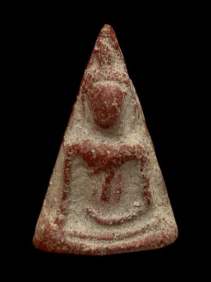 พระสมเด็จนางพญาเนื้อสีแดงพิมพ์เขาโค้ง(079)