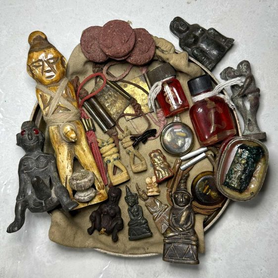 รวมชุดเครื่องรางสายเสน่ห์ ล้านนา หลายอย่าง