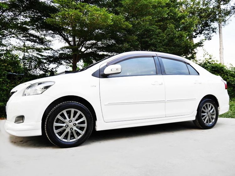 รถ Toyota Vios 1.5 E สี ขาว