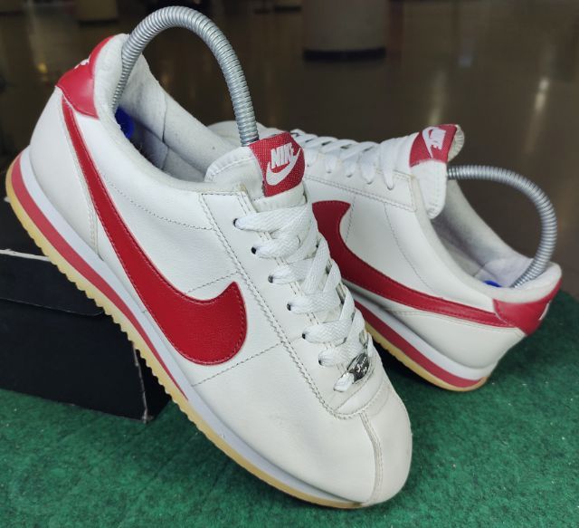 รองเท้า💥 Nike 💥ของแท้‼️รายพิเศษ สวยๆ ...สภาพดี💥มี 2 คู่ไซร์ 40,40.5 รูปที่ 10