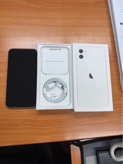 Iphone 11  128gb สีขาว สภาพดีมาก อปก ครบกล่อง