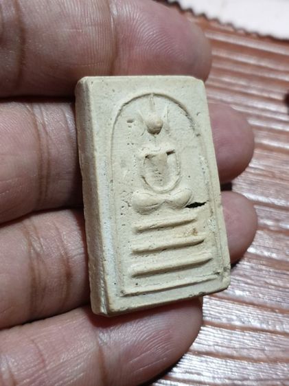 พระสมเด็จ เนื้อเก่าหนึบนุ่ม ไม่ทราบวัดและปีที่ออก สวยตามภาพเลย รูปที่ 9