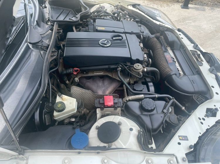 Mercedes-Benz SLK-Class 2011 SLK200 Kompressor AMG Sedan เบนซิน ไม่ติดแก๊ส เกียร์อัตโนมัติ ขาว รูปที่ 2