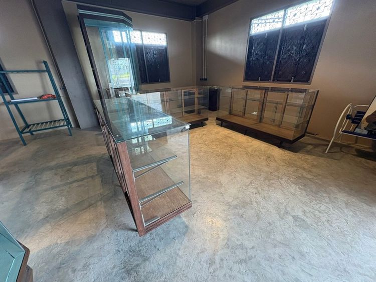 ตู้โชว์ห่วยขาเหลา วินเทจ  รูปที่ 4