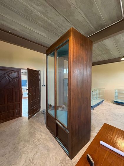 ตู้โชว์หุ่นเข้ามุมหน้าร้าน ไม้สักแท้ทั้งหลัง รูปที่ 5