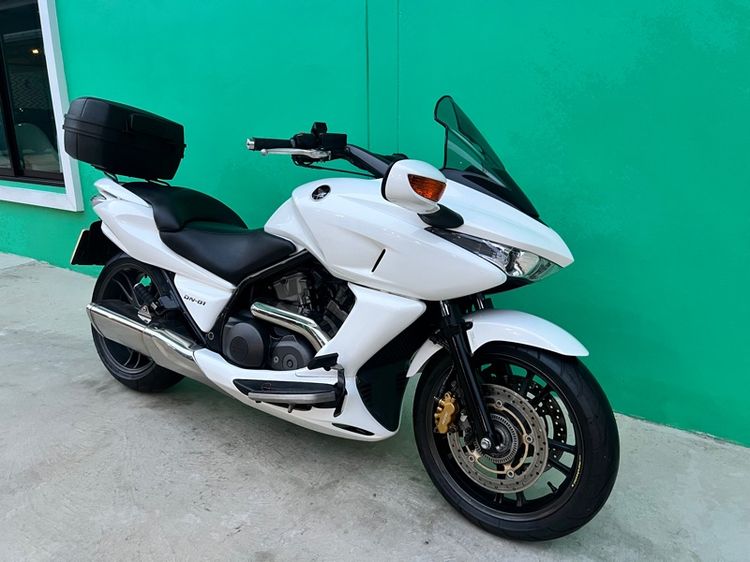 Honda DN-01 ฉลามบก สีขาวมุก เครื่องยนต์680cc. V-Twinหัวฉีด รูปที่ 2