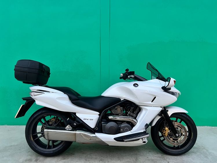 รุ่นอื่นๆ 2014 Honda DN-01 ฉลามบก สีขาวมุก เครื่องยนต์680cc. V-Twinหัวฉีด