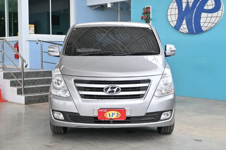 Hyundai H-1  2017 2.5 Maesto Touring Van ดีเซล เกียร์อัตโนมัติ เทา รูปที่ 2