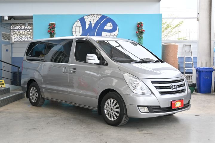 รถ Hyundai H-1  2.5 Maesto Touring สี เทา