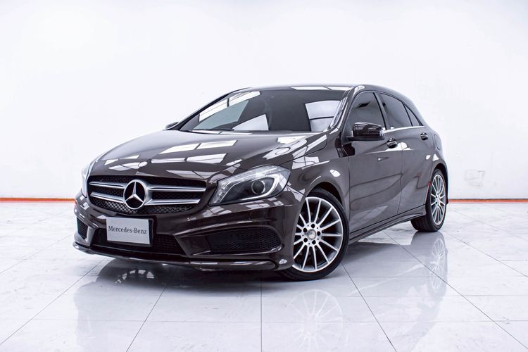 Mercedes-Benz A-Class 2015 A180 Sedan เบนซิน ไม่ติดแก๊ส เกียร์อัตโนมัติ น้ำตาล