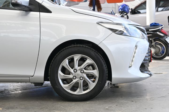 Toyota Vios 2020 1.5 Mid Sedan เบนซิน เกียร์อัตโนมัติ เทา รูปที่ 2