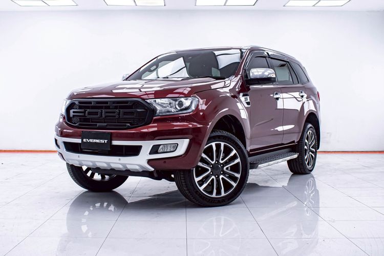 รถ Ford Everest 2.0 Titanium Plus สี แดง