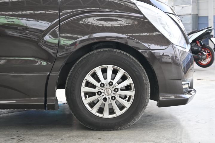 Hyundai H-1  2017 2.5 Elite Van ดีเซล เกียร์อัตโนมัติ น้ำตาล รูปที่ 3