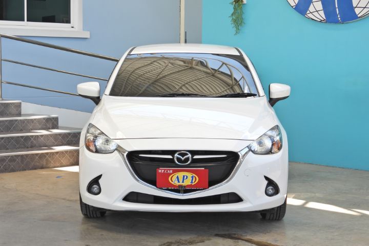 Mazda Mazda 2 2015 1.3 High Plus Sedan เบนซิน เกียร์อัตโนมัติ ขาว รูปที่ 2