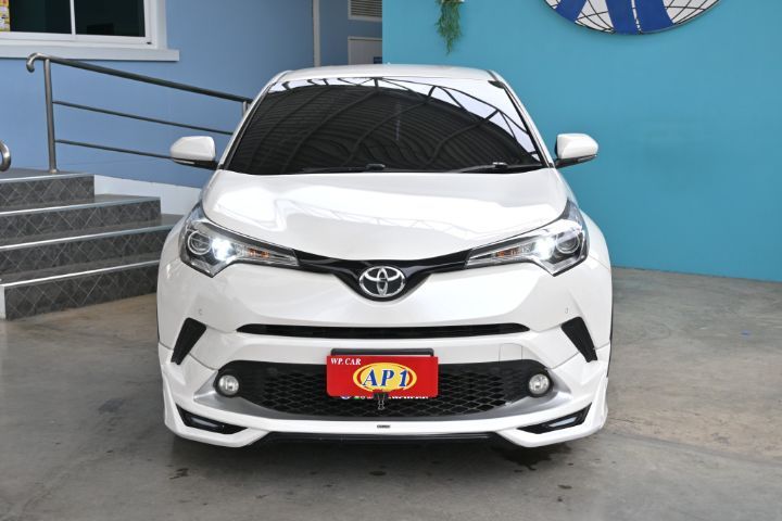 Toyota C-HR 2018 1.8 Mid Sedan เบนซิน เกียร์อัตโนมัติ ขาว รูปที่ 2