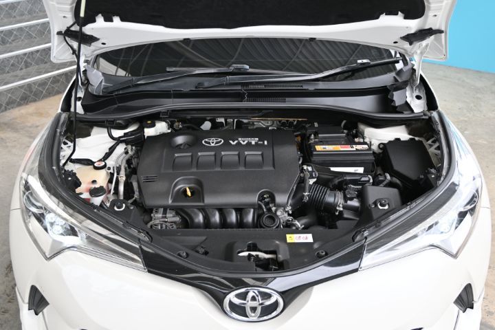 Toyota C-HR 2018 1.8 Mid Sedan เบนซิน เกียร์อัตโนมัติ ขาว รูปที่ 4