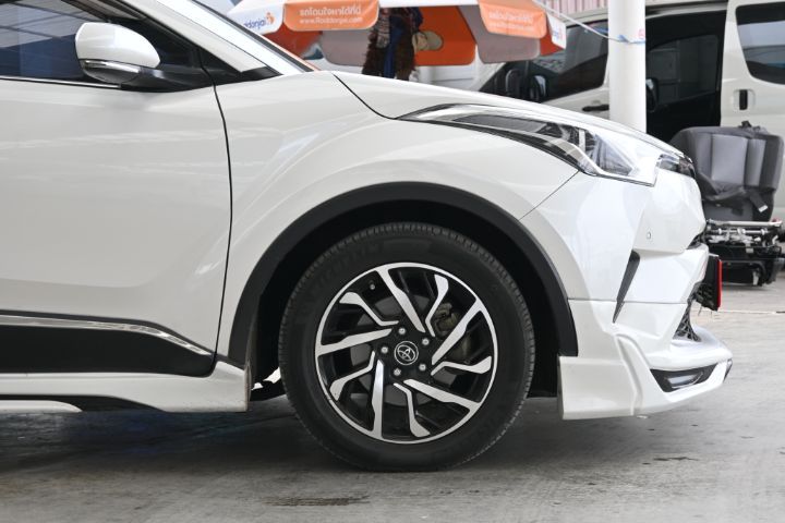 Toyota C-HR 2018 1.8 Mid Sedan เบนซิน เกียร์อัตโนมัติ ขาว รูปที่ 3
