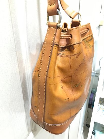 ขายถูก ลดราคา Alviero Martini ของแท้ อิตาลี สภาพดี รูปที่ 9