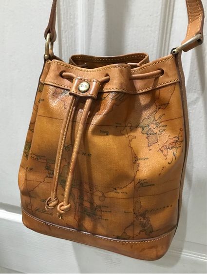 ขายถูก ลดราคา Alviero Martini ของแท้ อิตาลี สภาพดี รูปที่ 4