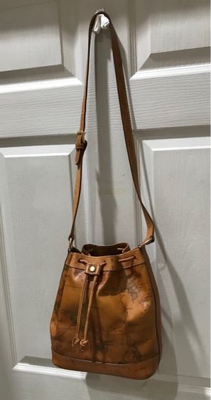 ขายถูก ลดราคา Alviero Martini ของแท้ อิตาลี สภาพดี รูปที่ 2