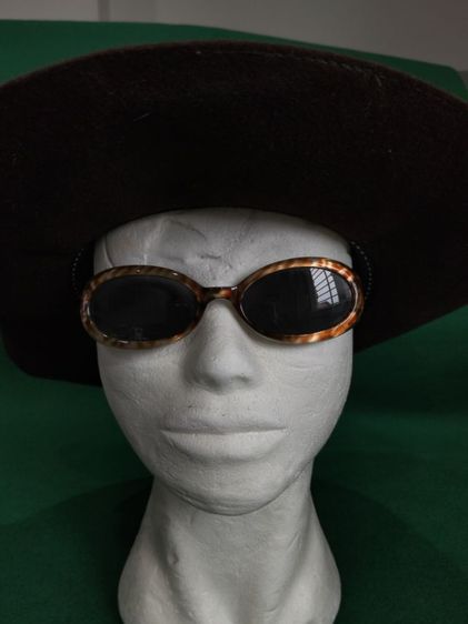 แว่นตากันแดดท่านหญิงแบรนด์ Zagato รุ่น mod.5022 made in Italy แท้ ลายจะออก Giraffe ทรงวินเทจ กระจกจะออกดำเขียว.ขนาดหน้ากว้าง 12ซม. รูปที่ 2