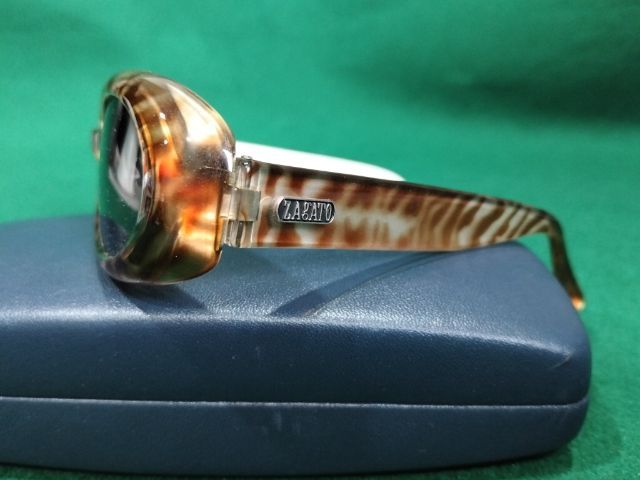 แว่นตากันแดดท่านหญิงแบรนด์ Zagato รุ่น mod.5022 made in Italy แท้ ลายจะออก Giraffe ทรงวินเทจ กระจกจะออกดำเขียว.ขนาดหน้ากว้าง 12ซม. รูปที่ 3