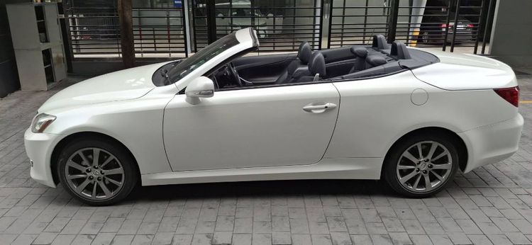 Lexus IS250C 2010 รุ่นย่อยอื่นๆ Sedan เบนซิน เกียร์อัตโนมัติ ขาว รูปที่ 3