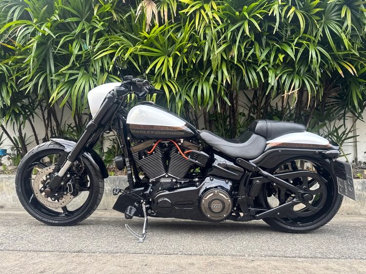 รุ่นพิเศษ CVO PRO STREET BREAK OUT FXFE 2016 🇺🇸🇺🇸🇺🇸 รูปที่ 2