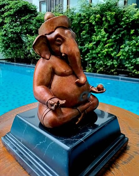 พระพิฆเนศ บำเพ็ญเพียร หน้าตัก5นิ้ว สูง17เซ็นต์ กว้าง12เซ็นต์ ลึก8เซ็นต์ เนื้อบรอนซ์ หมายเลขที่9 ฐานหิน มีใบรับรองศิลปิน  รูปที่ 11