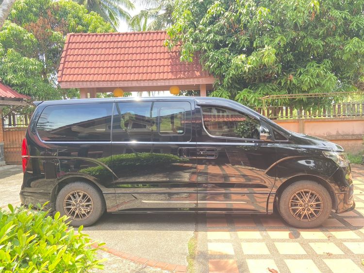 Hyundai H-1 2019 2.5 Deluxe Van ดีเซล ไม่ติดแก๊ส เกียร์อัตโนมัติ ดำ รูปที่ 3