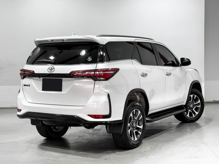 Toyota Fortuner 2022 2.4 Leader V Utility-car ดีเซล เกียร์อัตโนมัติ ขาว รูปที่ 4
