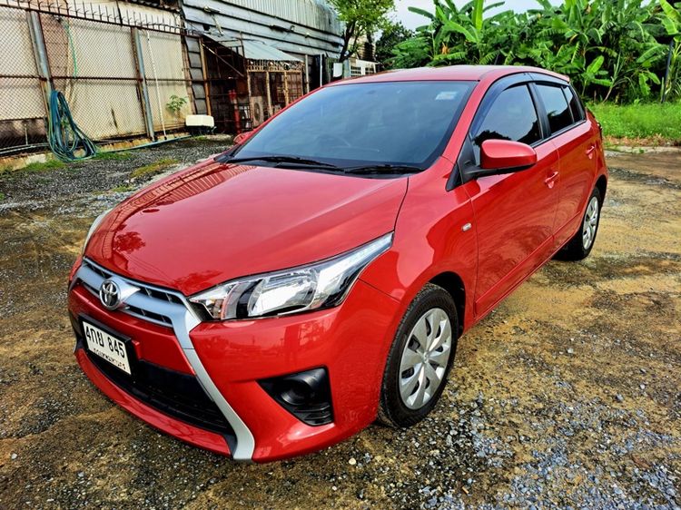 รถ Toyota Yaris 1.2 E สี แดง