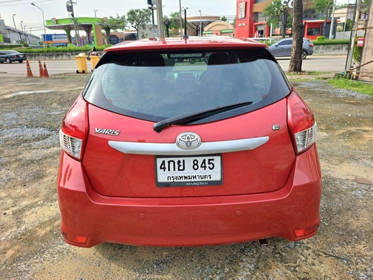 Toyota Yaris 2015 1.2 E Sedan เบนซิน ไม่ติดแก๊ส เกียร์อัตโนมัติ แดง รูปที่ 4