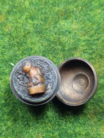 เสือแกะหลวงพ่อปานในสีผึ้งเก่าๆ รูปที่ 2