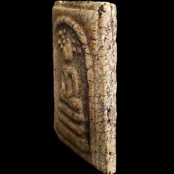 ปรกโพธิ์ หลังลายดอกพิกุล. รูปที่ 3