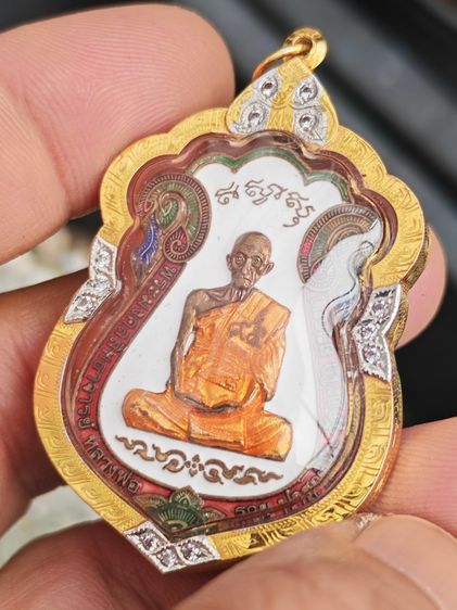 เหรียญไตรมาส ๕๙ ๙๕ หลวงพ่อรวย วัดตะโก เนื้อทองแดงลงยาขาว กรรมการ ปี ๒๕๕๙ เลี่ยมกรอบทองคำแท้ ราคาแบ่งปันครับ รูปที่ 5