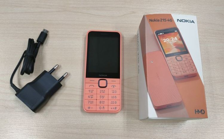 มือถือปุ่มกด Nokia 215 4G (2024)