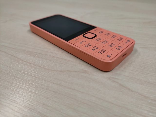มือถือปุ่มกด Nokia 215 4G (2024) รูปที่ 3