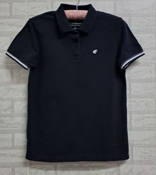 L อื่นๆ เสื้อยืดคอปกแขนสั้นสีดำ แบรนด์ Giordano‼️