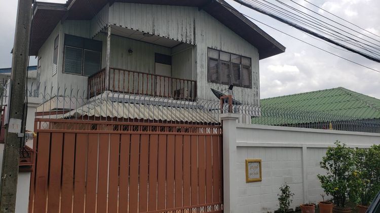 อื่นๆ ตกแต่งครบ สร้างเสร็จก่อน 2010 ขายบ้านเดี่ยว ลาดปลาเค้าแยก72แยก6 บ้าน2ชั้นสภาพดี รูปที่ 2