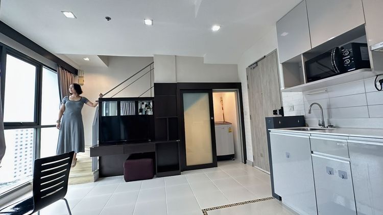 Ananda Development ไม่อนุญาต ตกแต่งครบ 2016 เจ้าของขาย พร้อมผู้เช่า IDEO MOBI RAMA9 - Duplex สไตล์โฮมออฟฟิศ2ชั้น สูงที่สุดของโครงการ วิวโล่งสบายตา ติดรถไฟฟ้าใต้ดินMRT เซ็นทรัลพระราม9 รูปที่ 3