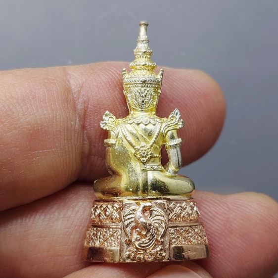 พระพุทธมหามณีรัตนปฏิมากร (พระแก้วมรกต) เนื้อเงินสามกษัตริย์ กรมสรรพสามิต ครบรอบ 64 ปี พ.ศ.2539 พร้อมกล่องเดิม รูปที่ 4