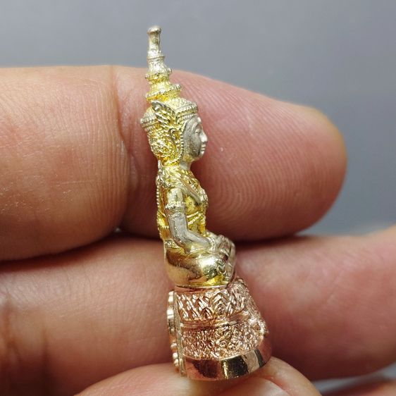 พระพุทธมหามณีรัตนปฏิมากร (พระแก้วมรกต) เนื้อเงินสามกษัตริย์ กรมสรรพสามิต ครบรอบ 64 ปี พ.ศ.2539 พร้อมกล่องเดิม รูปที่ 5