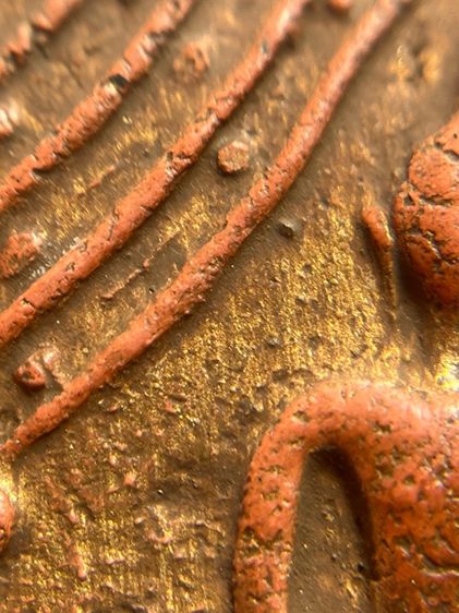 พระสมเด็จพิมพ์ใหญ่โรยพระธาตุหลังพิมพ์พระสมเด็จแหวกม่านเนื้อสีแดงลงรักปิดทองพุทธคุณสูงแม่เหล็กดูดติด(05) รูปที่ 18