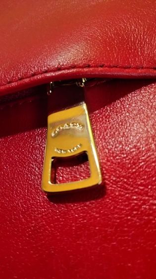กระเป๋า Coach สีแดง  รูปที่ 6