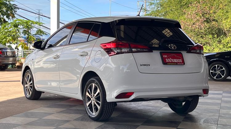 Toyota Yaris ATIV 2018 1.2 J Sedan เบนซิน ไม่ติดแก๊ส เกียร์อัตโนมัติ ขาว รูปที่ 4