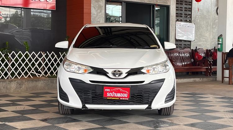 Toyota Yaris ATIV 2018 1.2 J Sedan เบนซิน ไม่ติดแก๊ส เกียร์อัตโนมัติ ขาว รูปที่ 2
