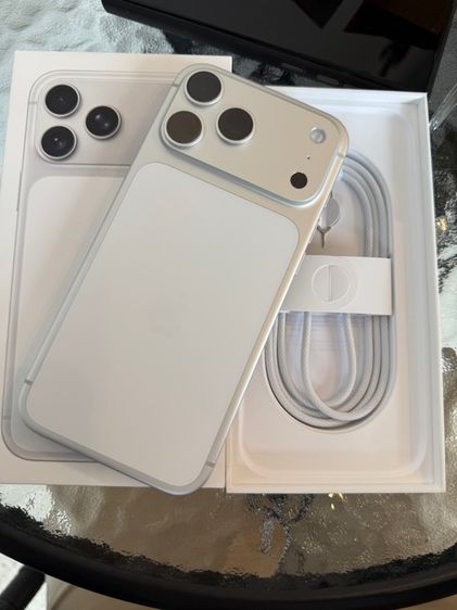iPhone 17 pro max 256 gb silver ครบกล่อง