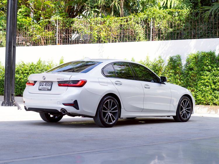BMW Series 3 2020 320d Sedan ดีเซล ไม่ติดแก๊ส เกียร์อัตโนมัติ ขาว รูปที่ 4