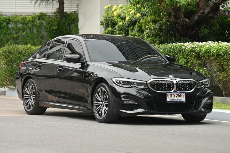 BMW Series 3 2022 320d Sedan ดีเซล ไม่ติดแก๊ส เกียร์อัตโนมัติ ดำ รูปที่ 2
